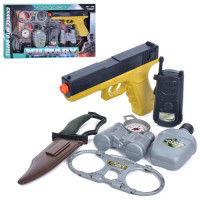 Набір зі зброєю 2311 (48шт) пістолет 22см, ніж, рація, бінокль, наручники, в кор-ці, 50-29-3,5см